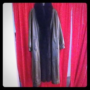 NWOT Size large Artic Fox and leather coat.